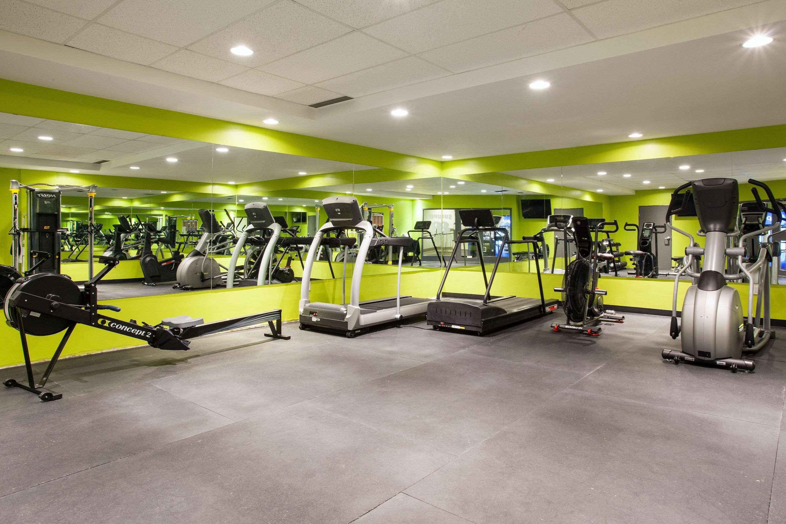 Super 8 By Wyndham Winnipeg West Εξωτερικό φωτογραφία