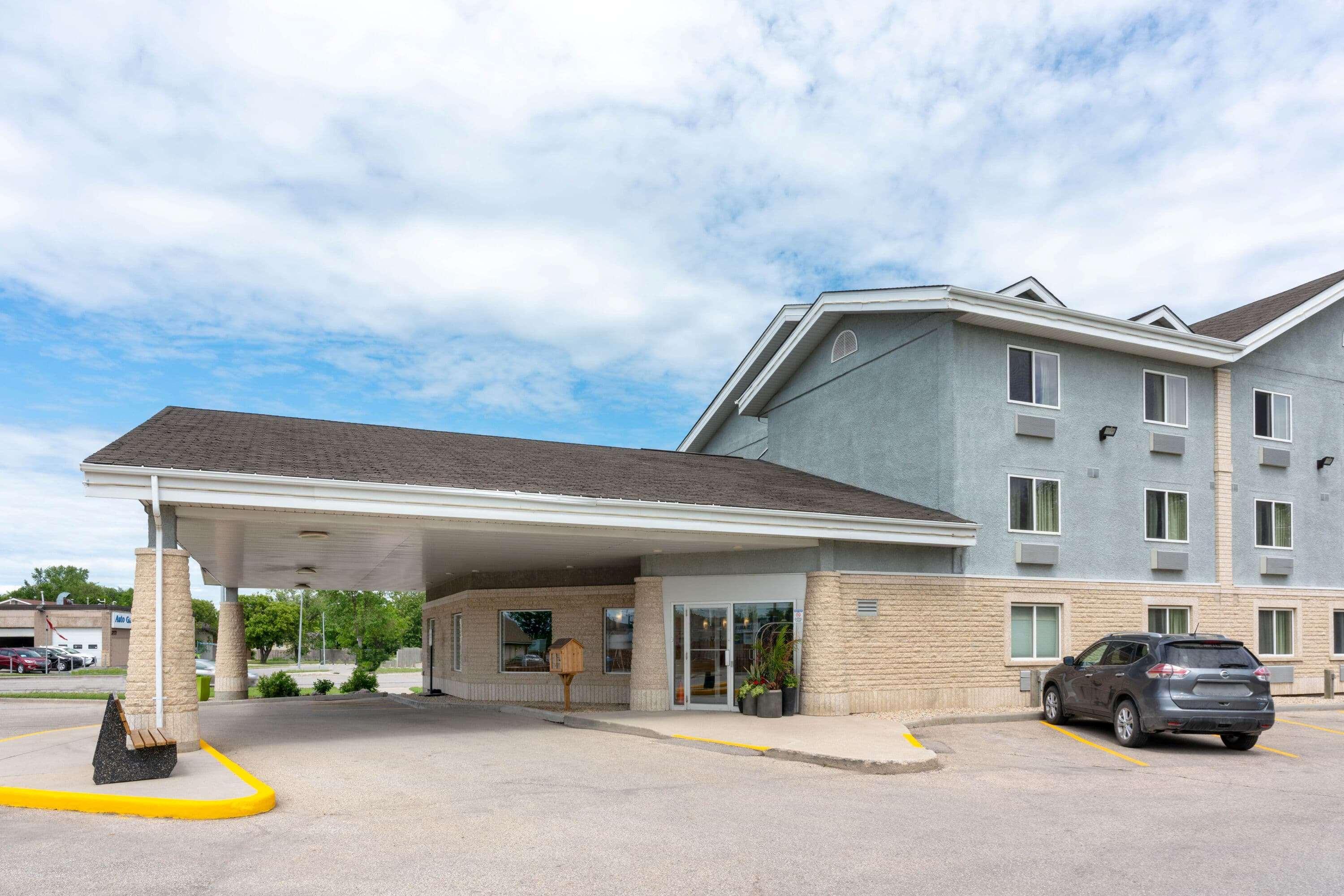 Super 8 By Wyndham Winnipeg West Εξωτερικό φωτογραφία