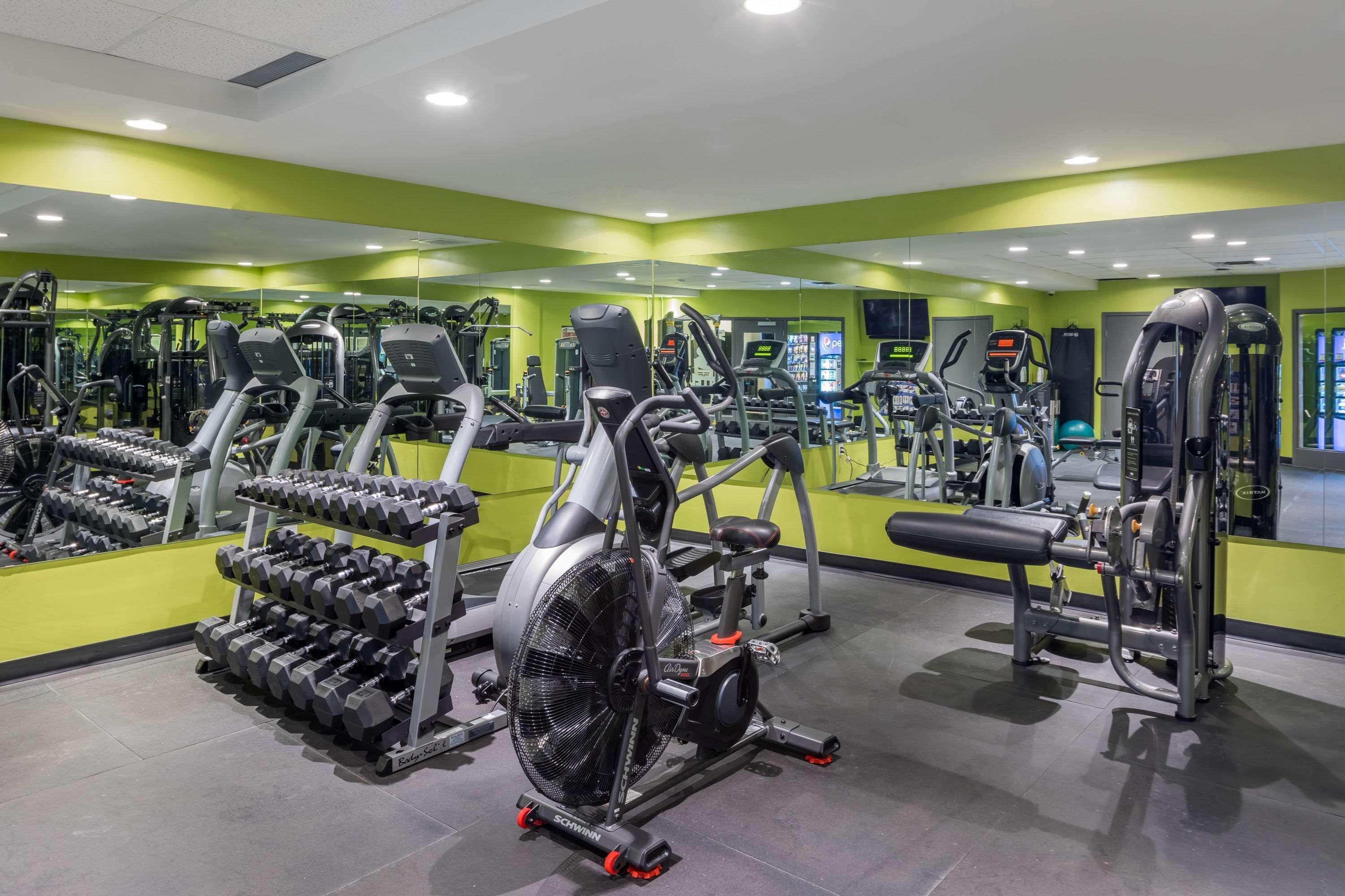Super 8 By Wyndham Winnipeg West Εξωτερικό φωτογραφία
