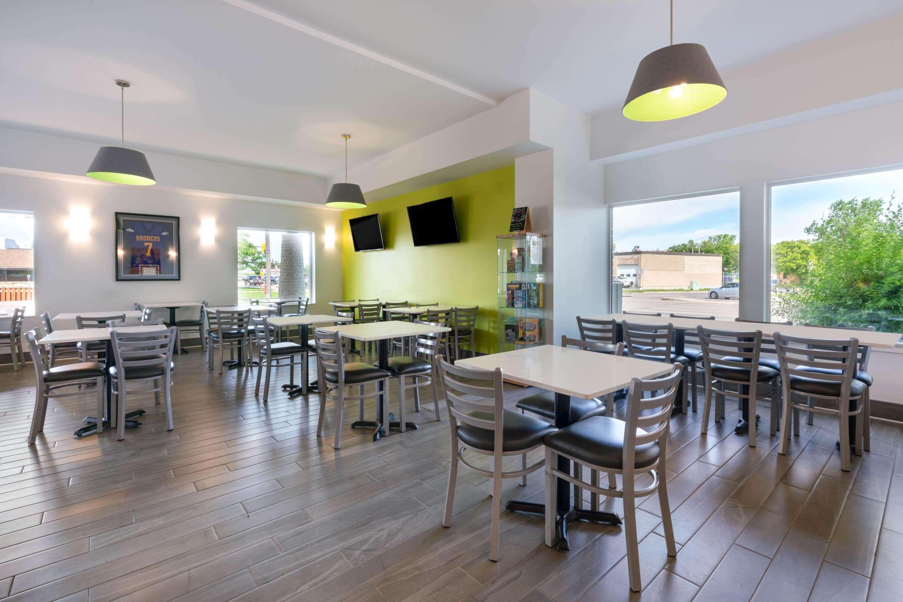 Super 8 By Wyndham Winnipeg West Εξωτερικό φωτογραφία