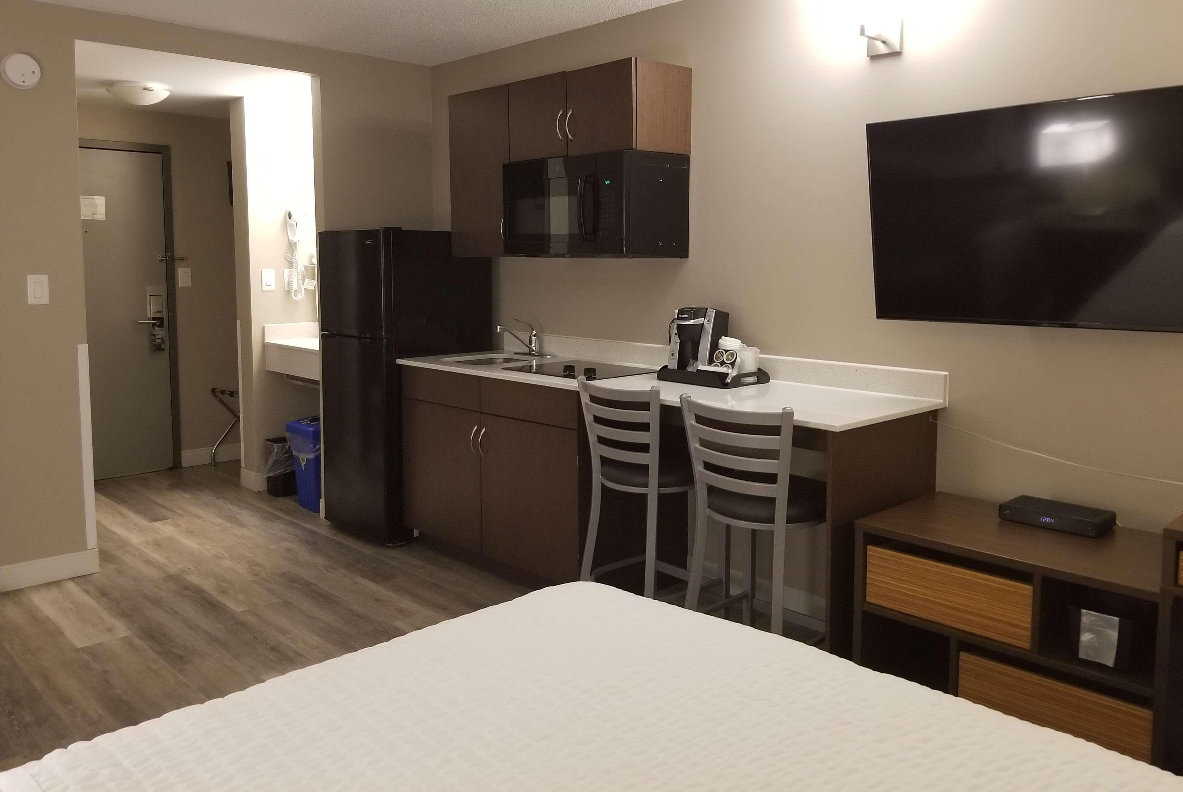 Super 8 By Wyndham Winnipeg West Εξωτερικό φωτογραφία
