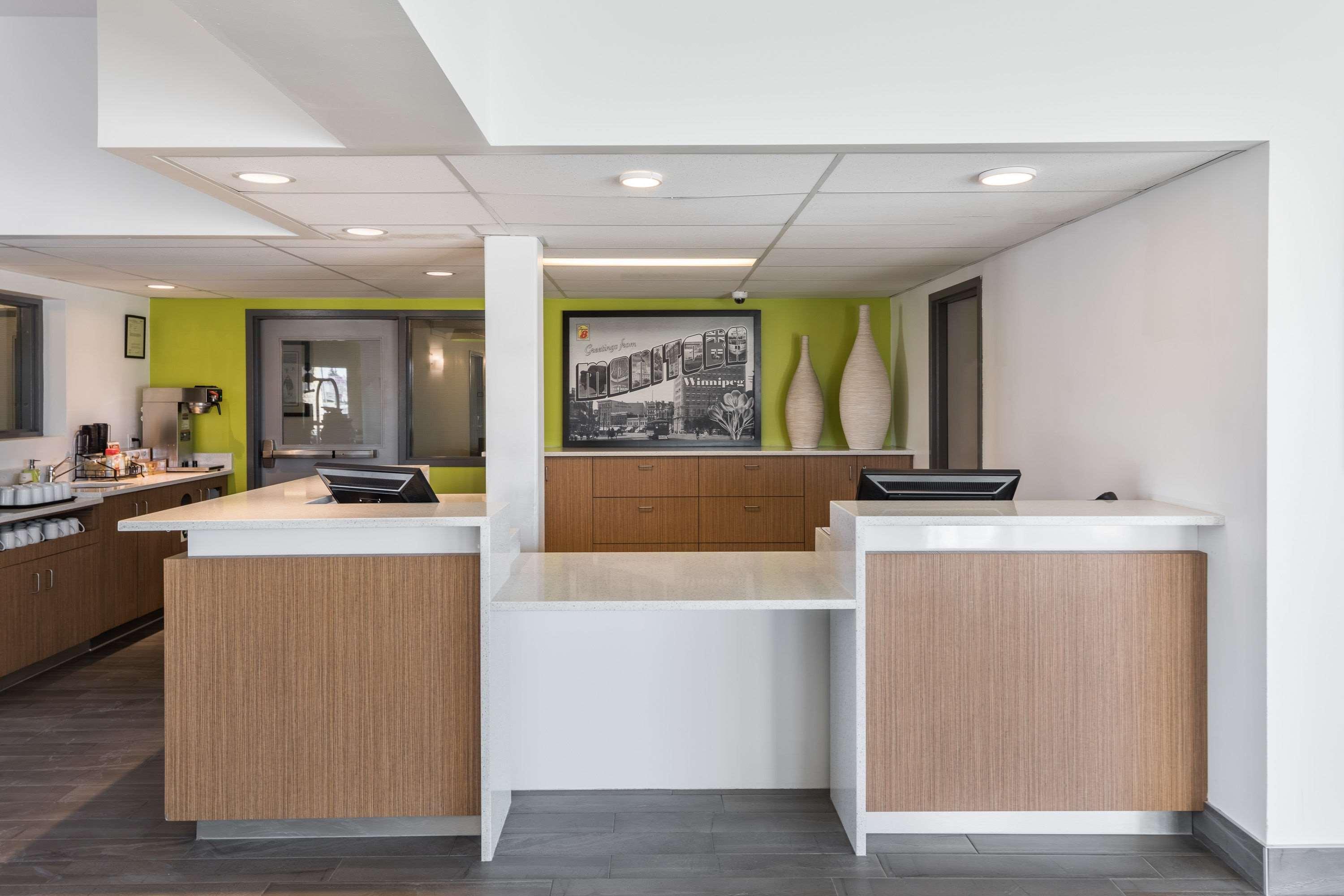 Super 8 By Wyndham Winnipeg West Εξωτερικό φωτογραφία