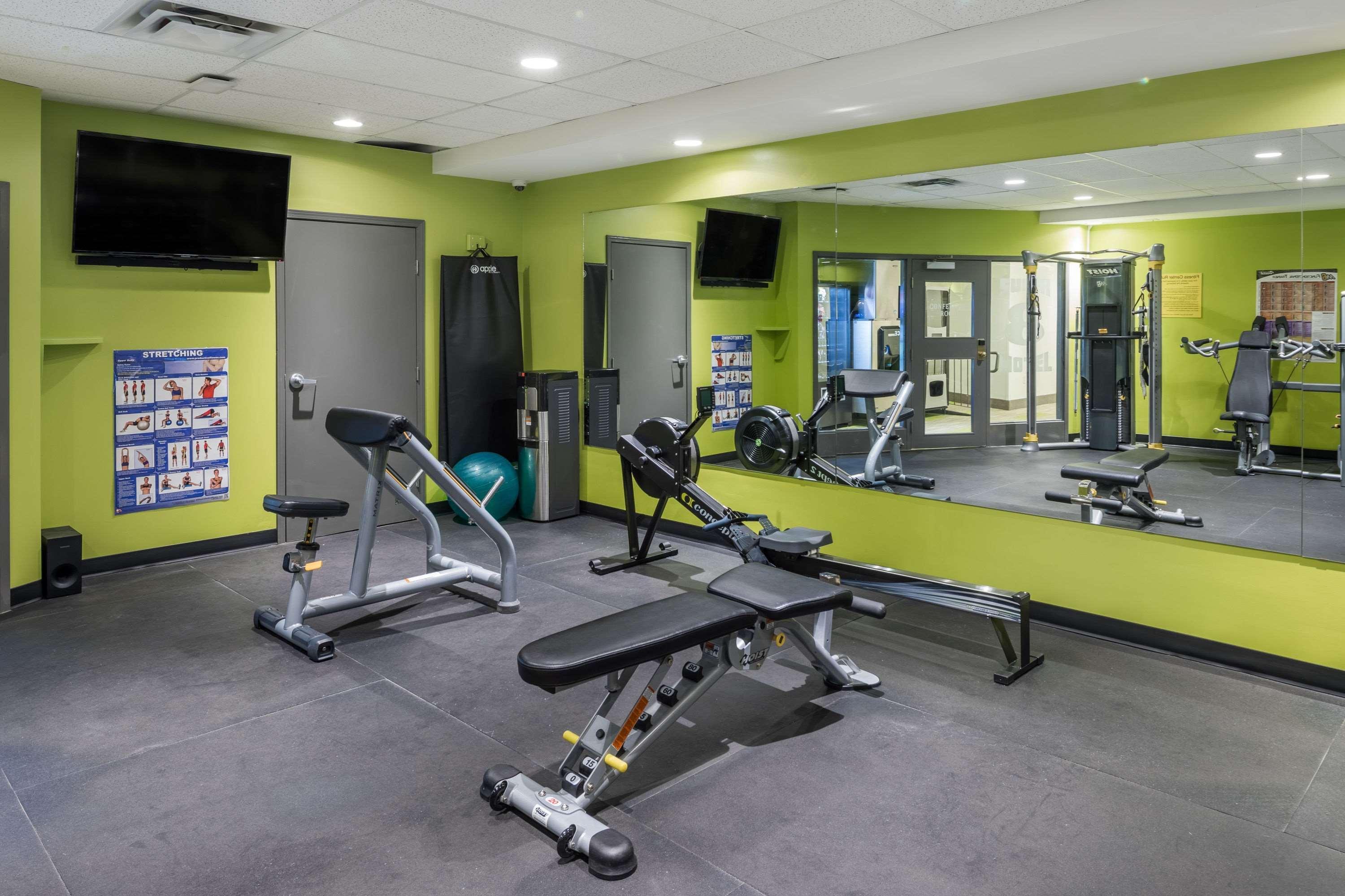 Super 8 By Wyndham Winnipeg West Εξωτερικό φωτογραφία