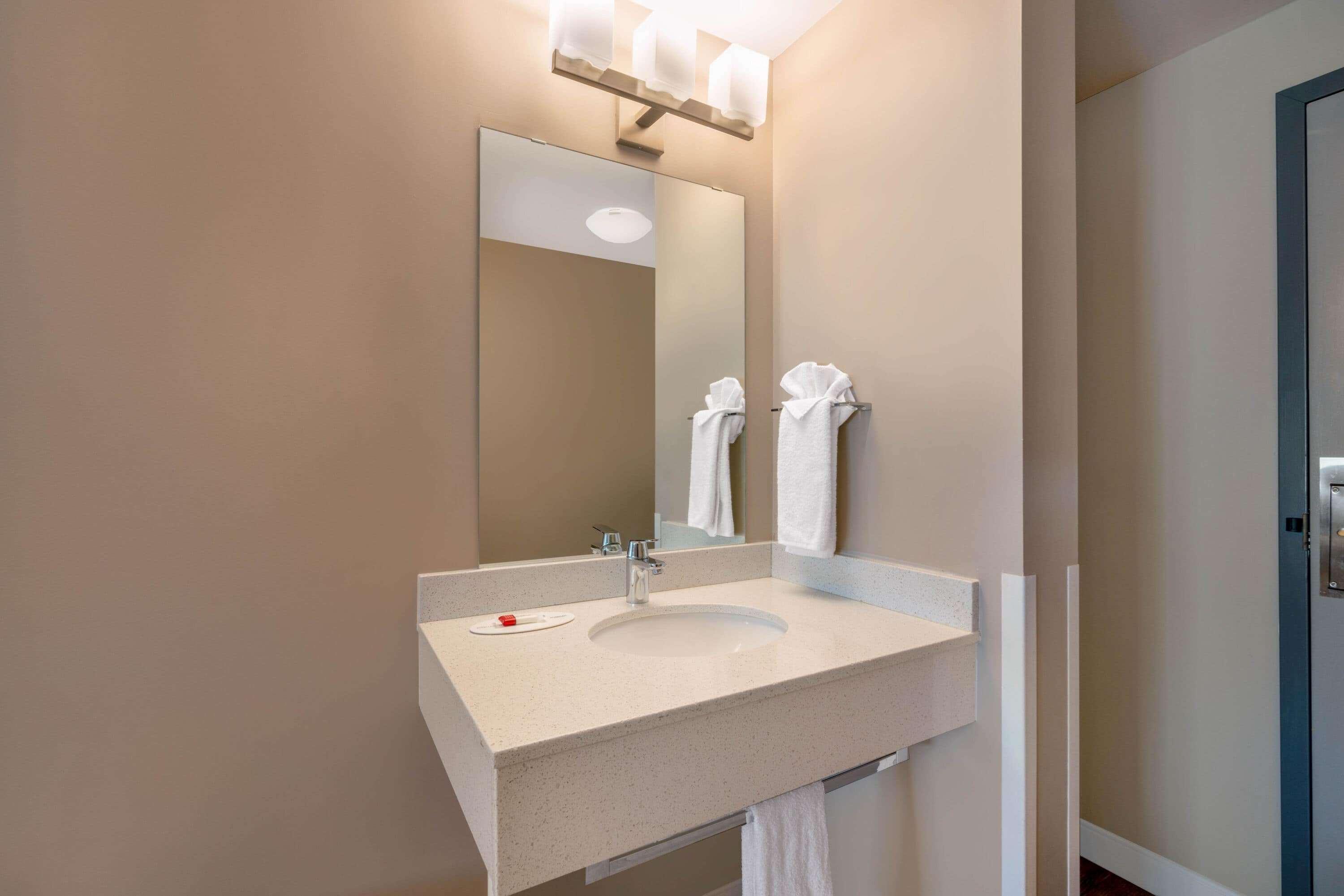 Super 8 By Wyndham Winnipeg West Εξωτερικό φωτογραφία