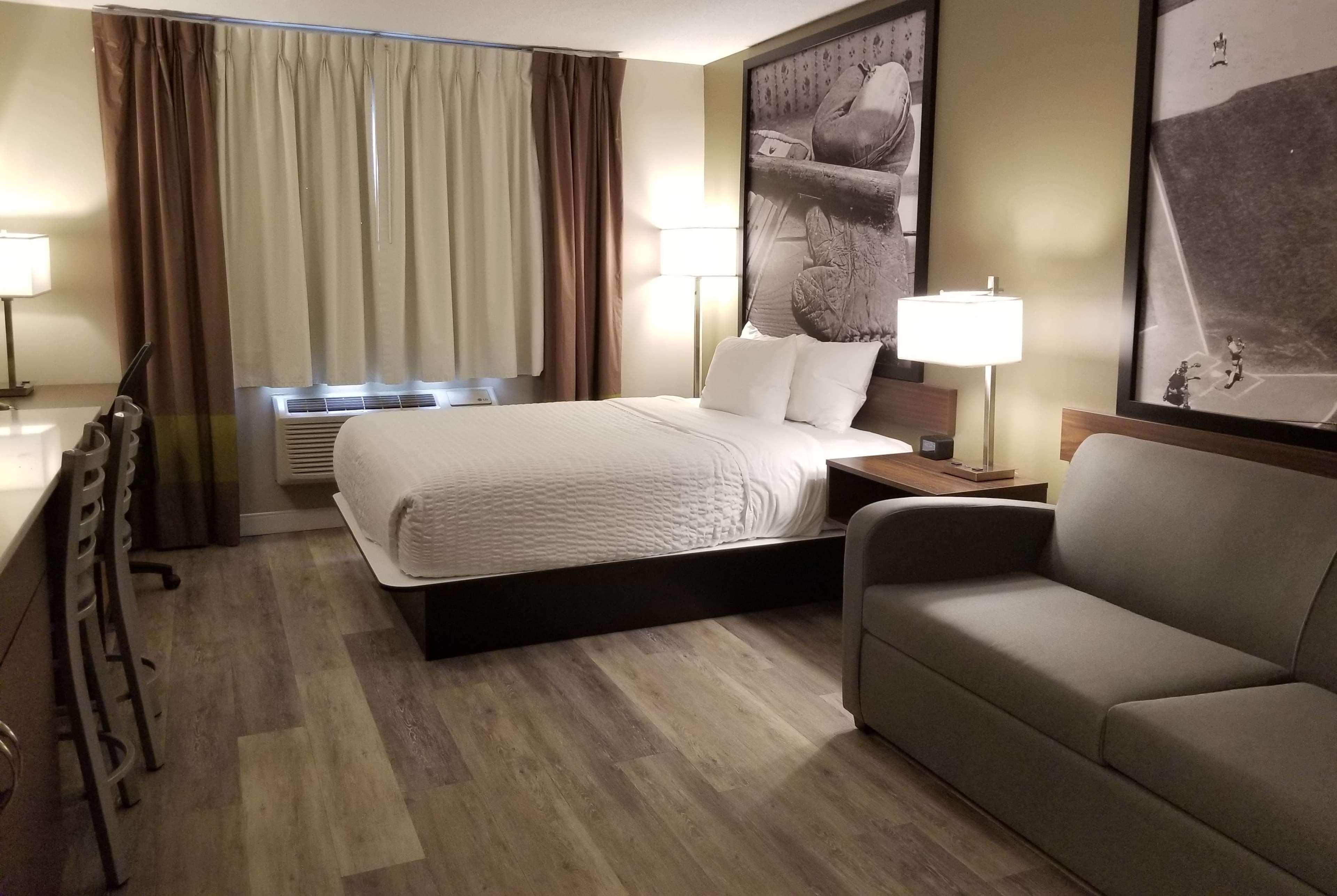 Super 8 By Wyndham Winnipeg West Εξωτερικό φωτογραφία