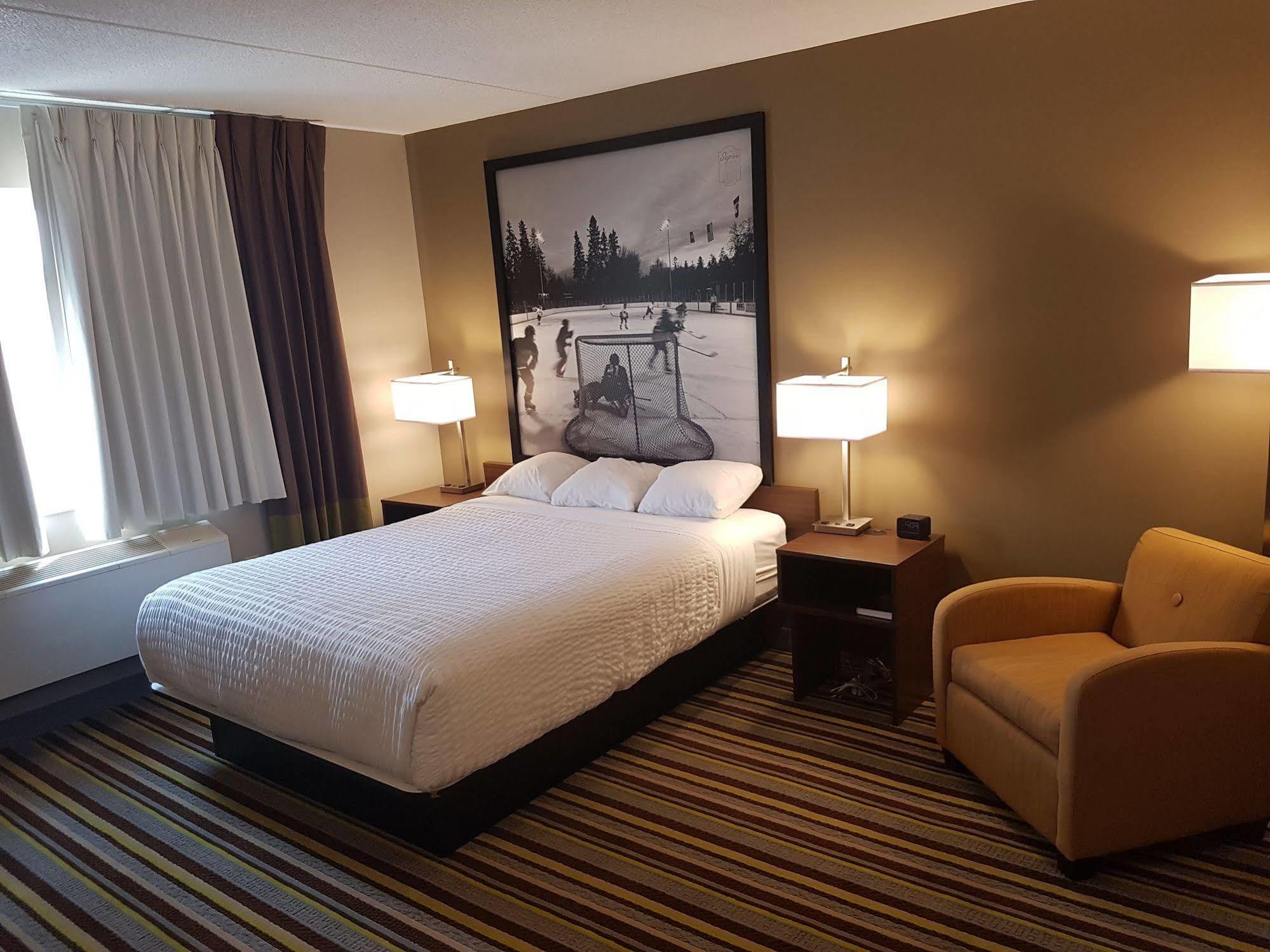 Super 8 By Wyndham Winnipeg West Εξωτερικό φωτογραφία